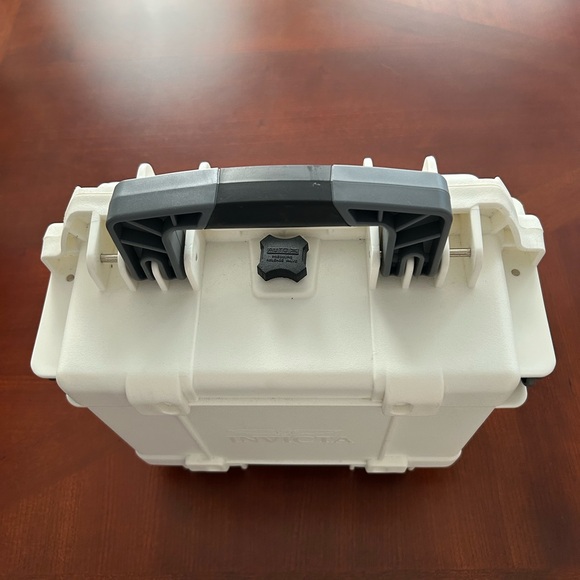 Invicta Jason Taylor JT Limited Edition White 3 Slot Watch Dive Impact Case Box - Picture 3 of 15